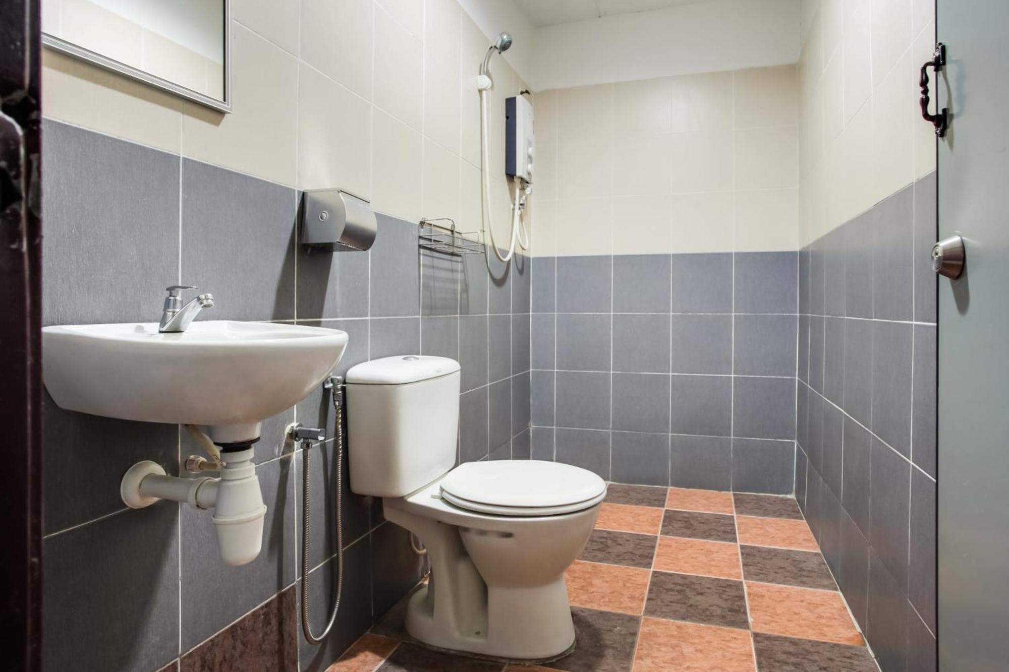 Super Oyo 89427 Kavanas Hotel Taiping Ngoại thất bức ảnh